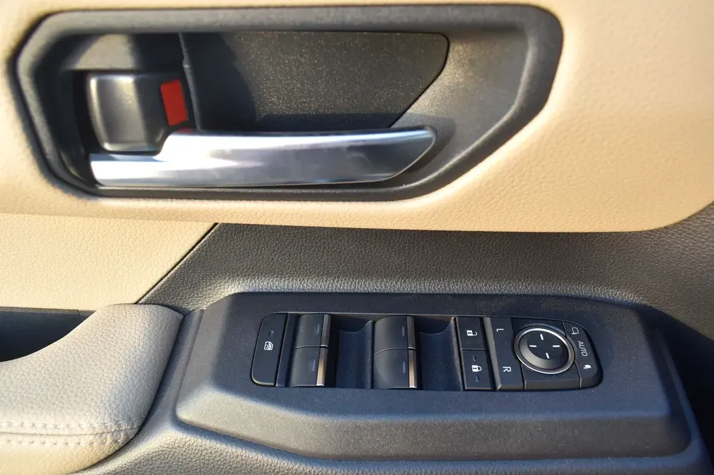 Toyota Prado 2026 -2.4 Petrol GCC Specs - Brand New - Image 12