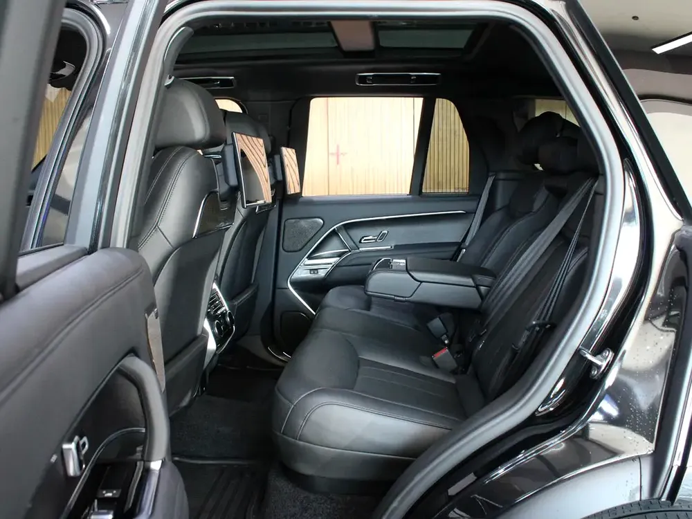 2024 - Range Rover Vogue Autobiography P550e - Hybrid - Image 13