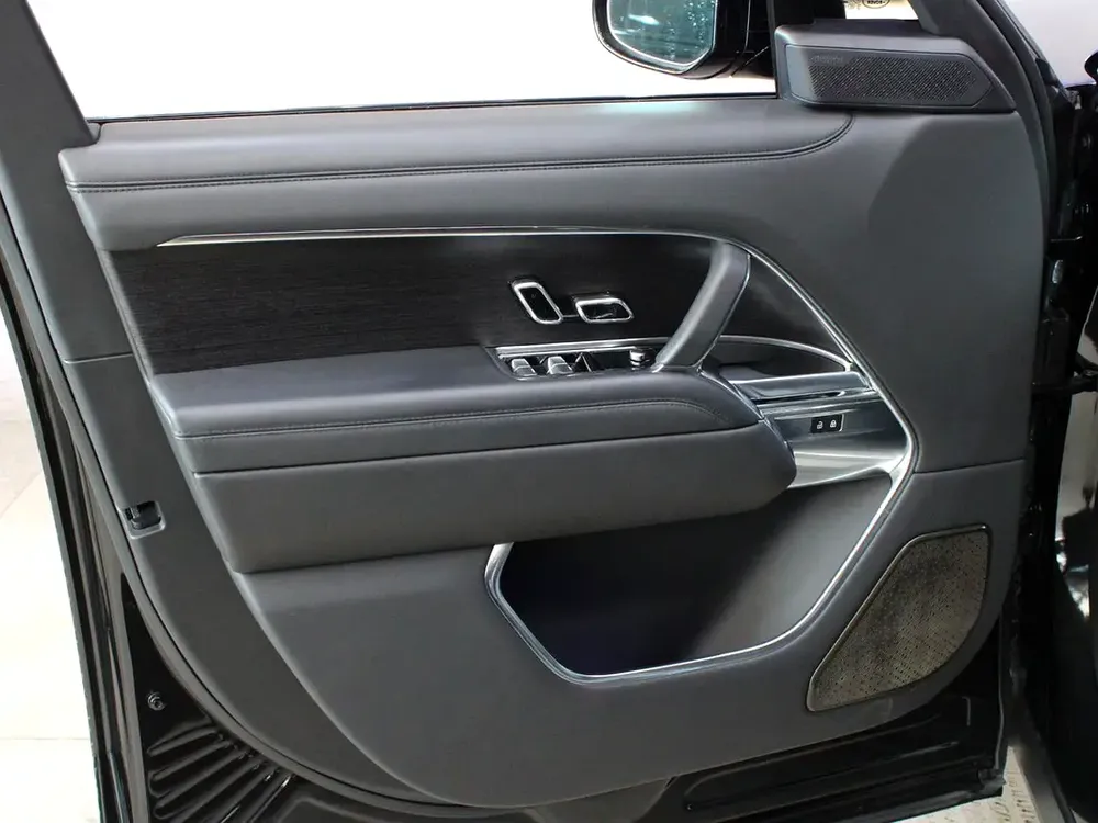 2024 - Range Rover Vogue Autobiography P550e - Hybrid - Image 20