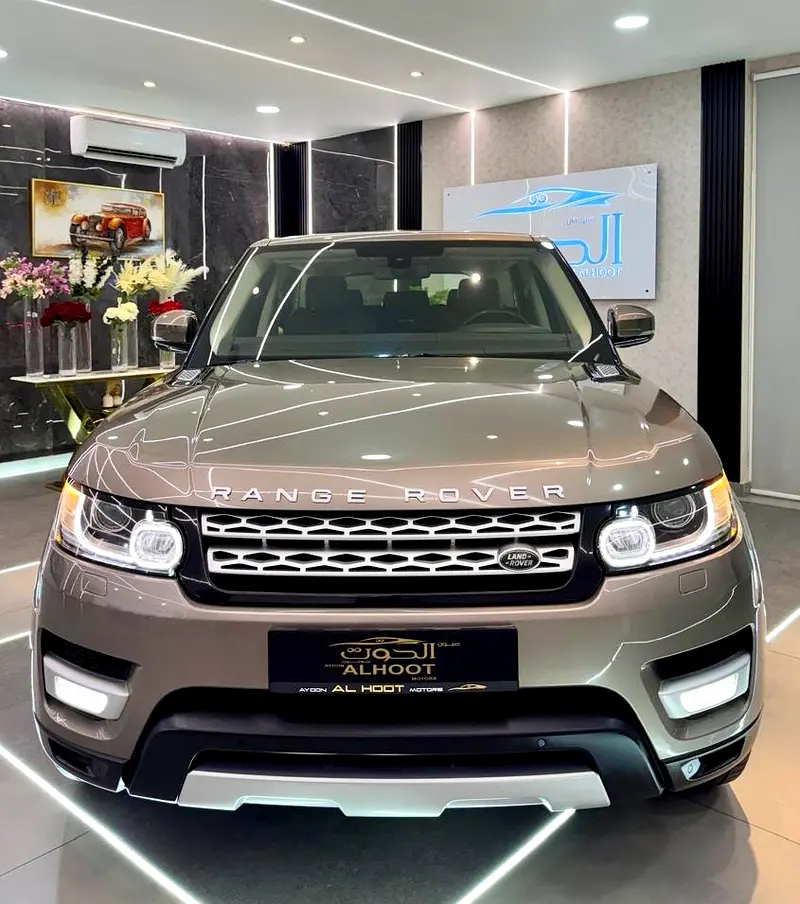 SUPERCHARGED RANGE ROVER SPORT || GCC II FULLY LOADED || AUTO FOOTSTEPS || ACCIDENT FREE - Image 11