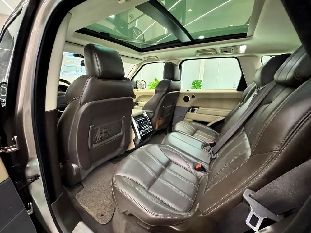 SUPERCHARGED RANGE ROVER SPORT || GCC II FULLY LOADED || AUTO FOOTSTEPS || ACCIDENT FREE - Image 19