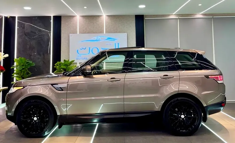 SUPERCHARGED RANGE ROVER SPORT || GCC II FULLY LOADED || AUTO FOOTSTEPS || ACCIDENT FREE - Image 7