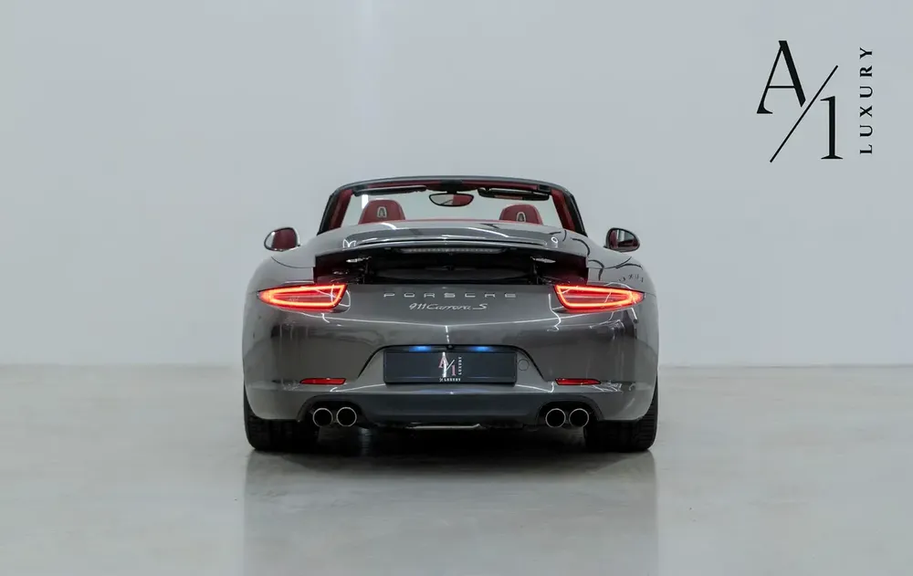 2015 Porsche 911 Carrera S, With Full Service History, Excellent Condition, GCC Specs - Image 4