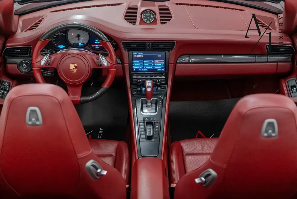 2015 Porsche 911 Carrera S, With Full Service History, Excellent Condition, GCC Specs - Image 7
