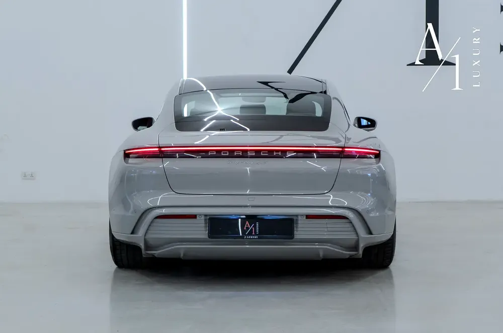 2023 Porsche Taycan 4s, With Porsche Warranty, Fully Loaded, Excellent Condition, GCC Spec - Image 4