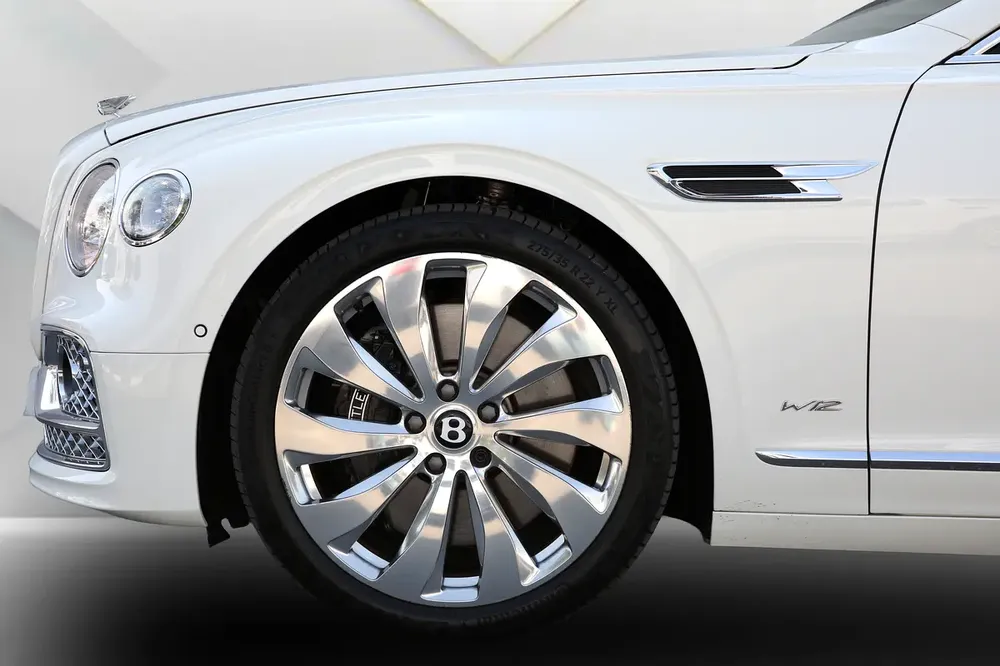 BENTLEY FLYING SPUR W12 FIRST EDITION - 2020 - GCC - FULLY LOADED - AMAZING CONDITION - Image 6