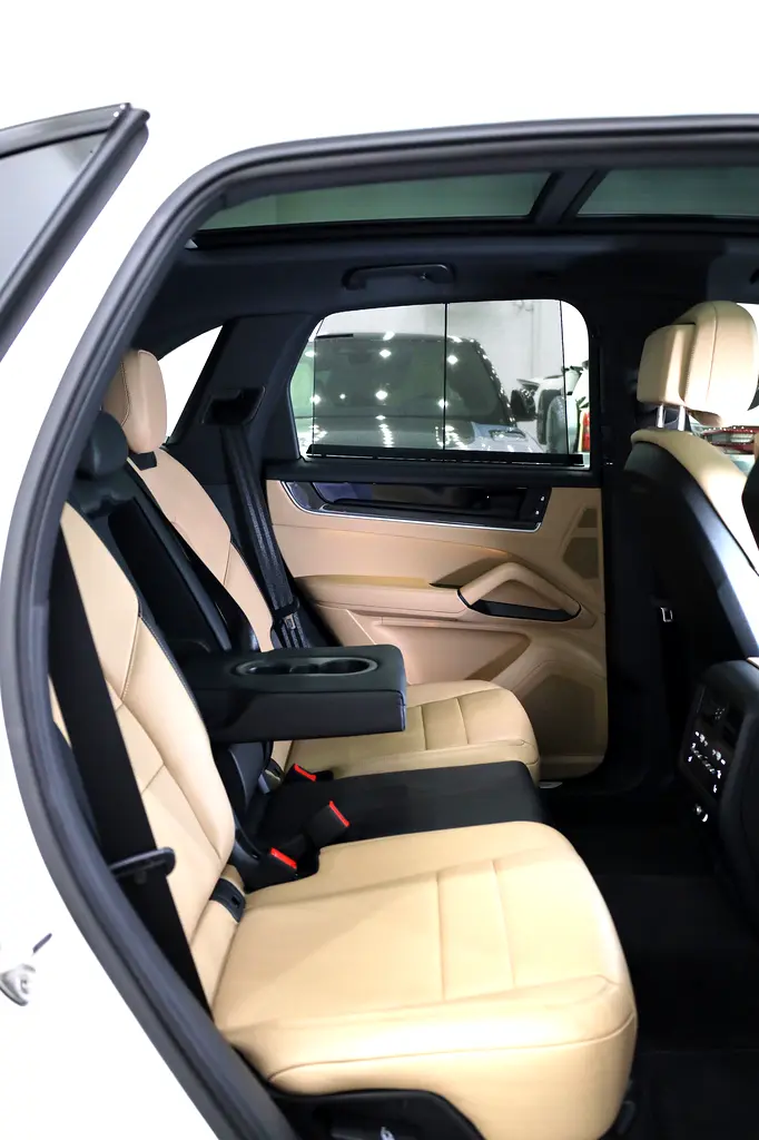 Porsche Cayenne Standard 2024 GCC Specs - Image 14