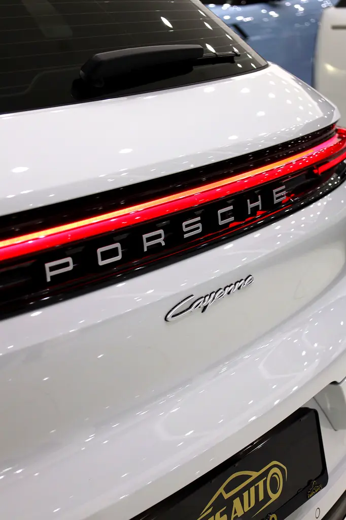 Porsche Cayenne Standard 2024 GCC Specs - Image 20