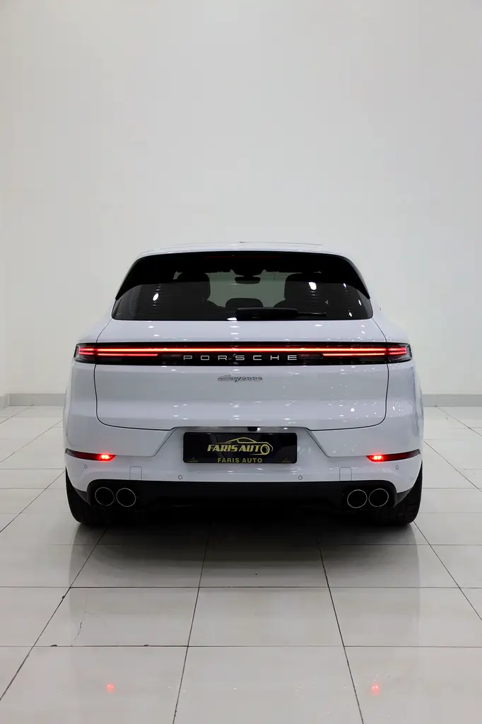 Porsche Cayenne Standard 2024 GCC Specs - Image 4