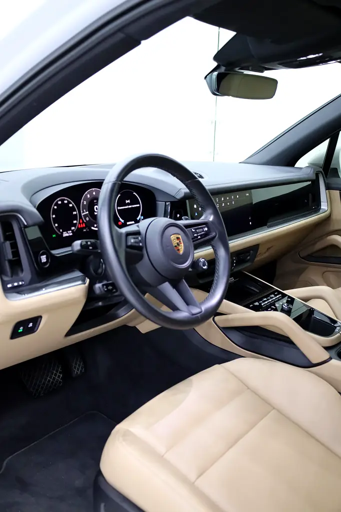 Porsche Cayenne Standard 2024 GCC Specs - Image 5