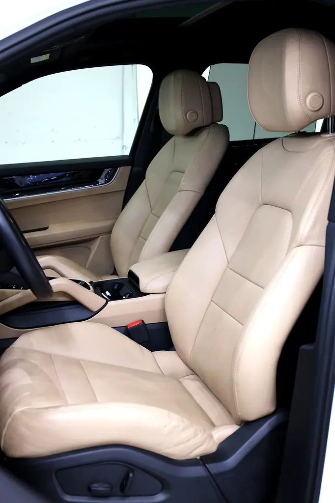 Porsche Cayenne Standard 2024 GCC Specs - Image 6