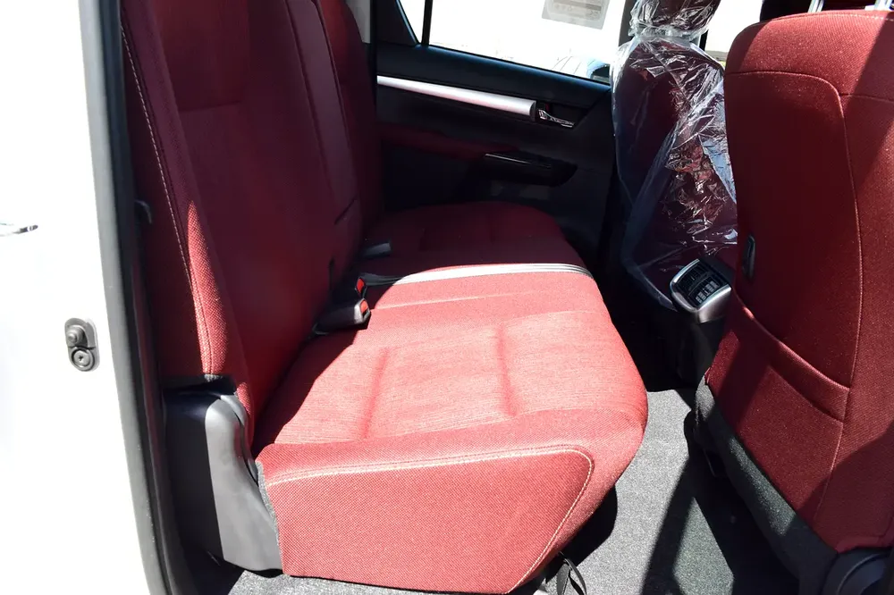 Toyota Hilux SR5 2026 GCC Specs - Image 10