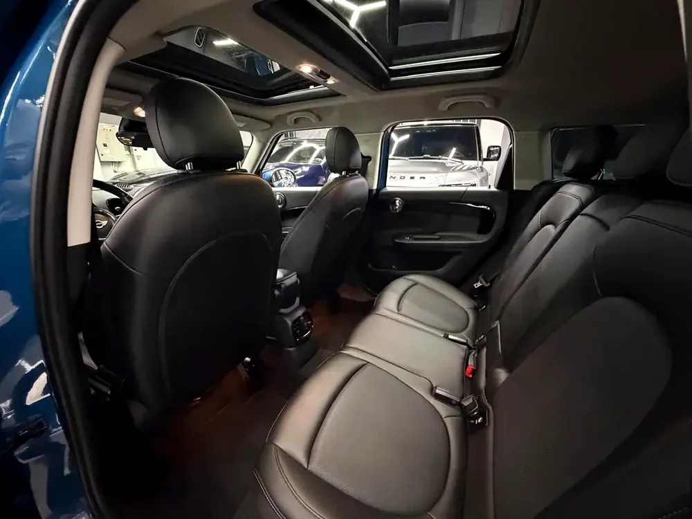 AED 901/M - Mini Cooper Countryman | Full Option Model - Image 16