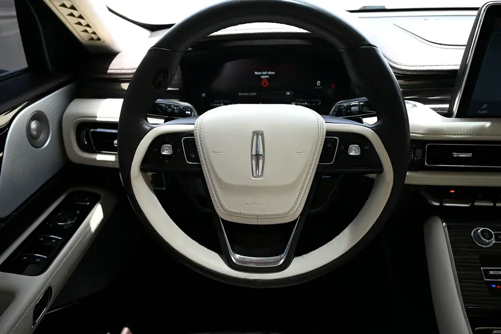 RAMADAN OFFER - GCC - AGENCY MAINTAINED - UNDER WARRANTY 2028 - LINCOLN AVIATOR PRESIDENTIAL - Image 11