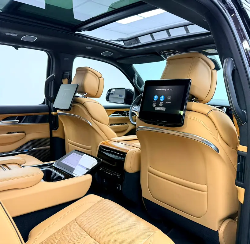 2023 Jeep Grand Wagoneer Series III, 2028 Jeep Warranty, Full Jeep Service History, 7 Seater, GCC - Image 18