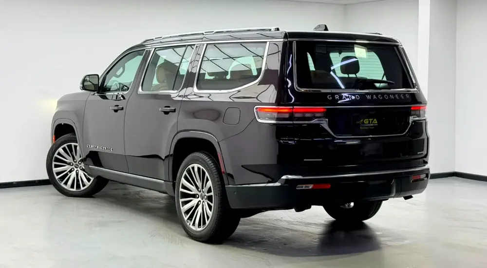 2023 Jeep Grand Wagoneer Series III, 2028 Jeep Warranty, Full Jeep Service History, 7 Seater, GCC - Image 6