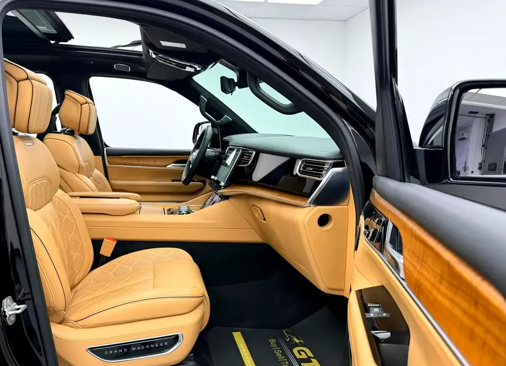 2023 Jeep Grand Wagoneer Series III, 2028 Jeep Warranty, Full Jeep Service History, 7 Seater, GCC - Image 9