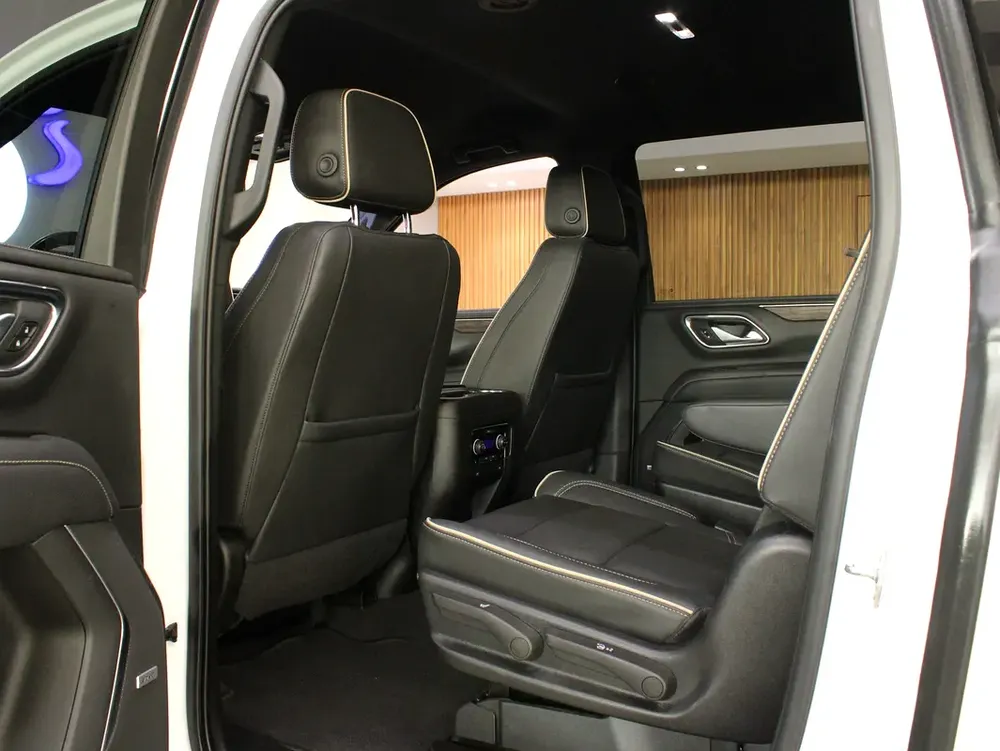 2022 - Chevrolet Suburban Premier with warranty for 129,000.00 AED - Image 11
