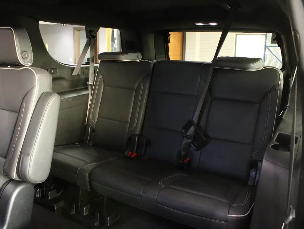 2022 - Chevrolet Suburban Premier with warranty for 129,000.00 AED - Image 13