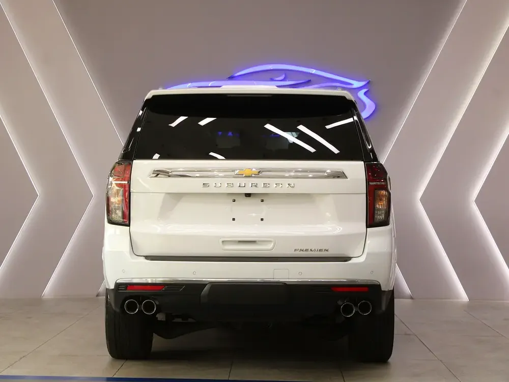 2022 - Chevrolet Suburban Premier with warranty for 129,000.00 AED - Image 4