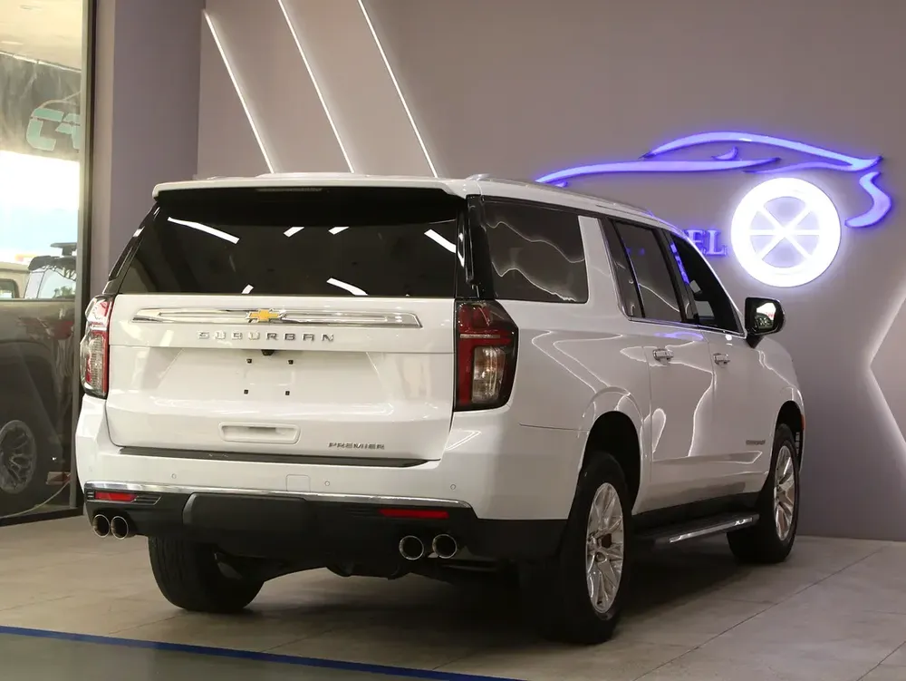 2022 - Chevrolet Suburban Premier with warranty for 129,000.00 AED - Image 5