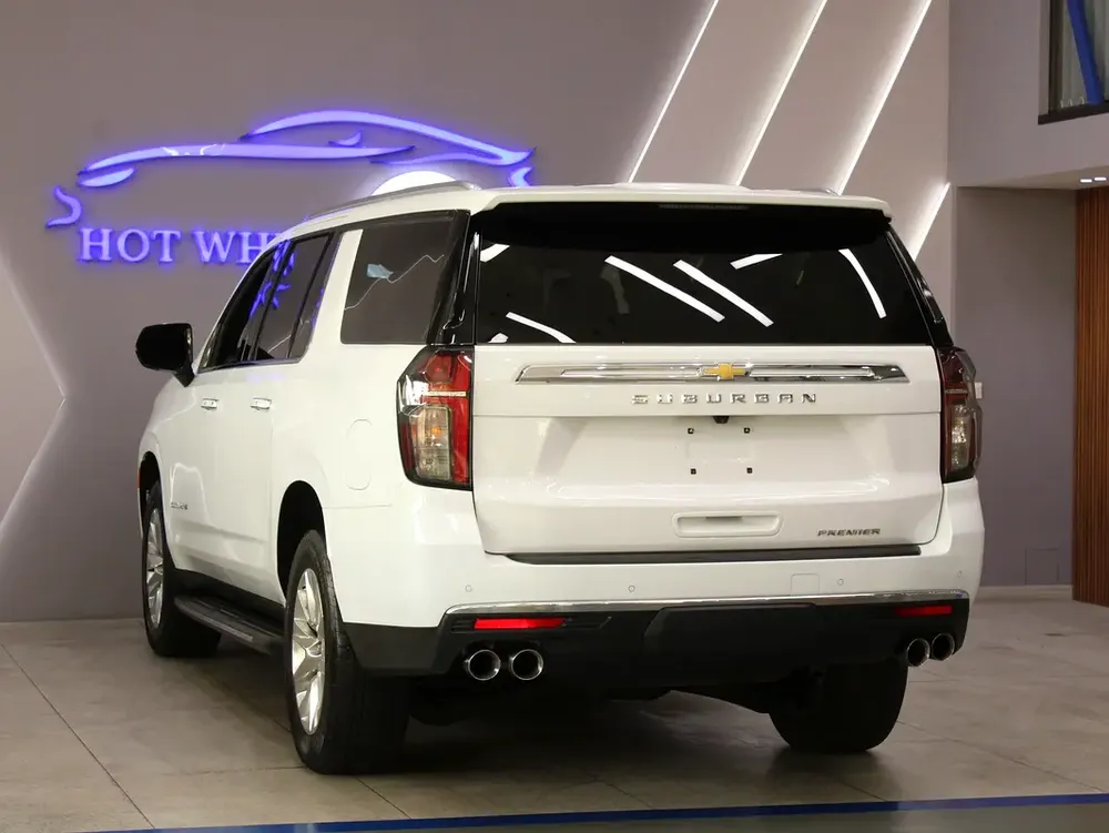 2022 - Chevrolet Suburban Premier with warranty for 129,000.00 AED - Image 6