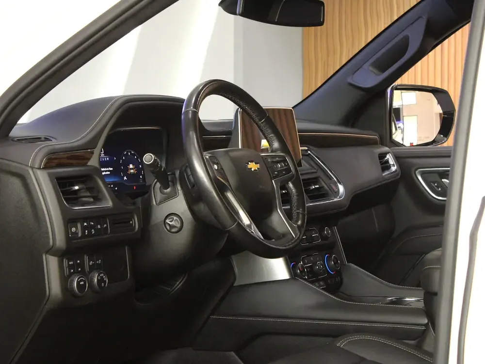 2022 - Chevrolet Suburban Premier with warranty for 129,000.00 AED - Image 8