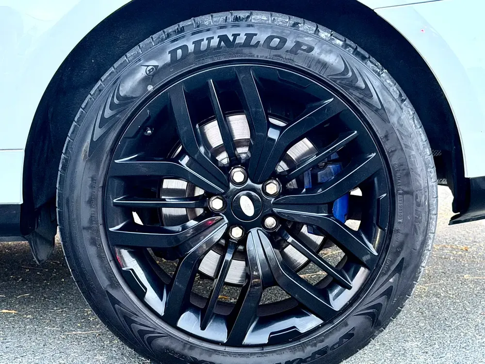 Land Rover Range Rover Sport SVR 2016 GCC Specs - Image 18