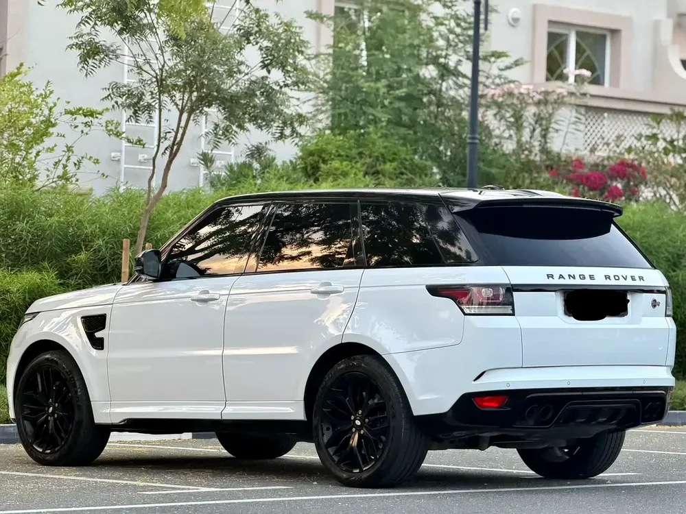 Land Rover Range Rover Sport SVR 2016 GCC Specs - Image 7