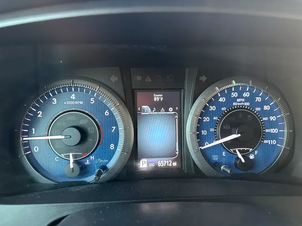 Toyota sienna xle - Image 10