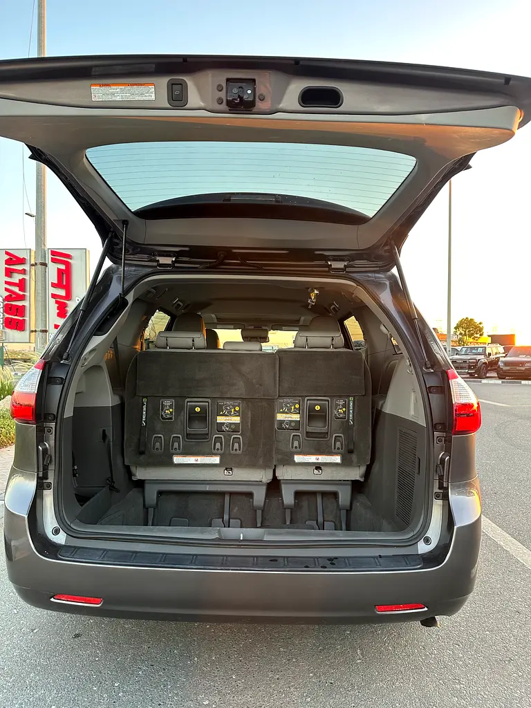 Toyota sienna xle - Image 14
