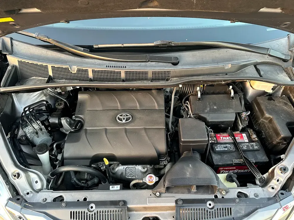 Toyota sienna xle - Image 17