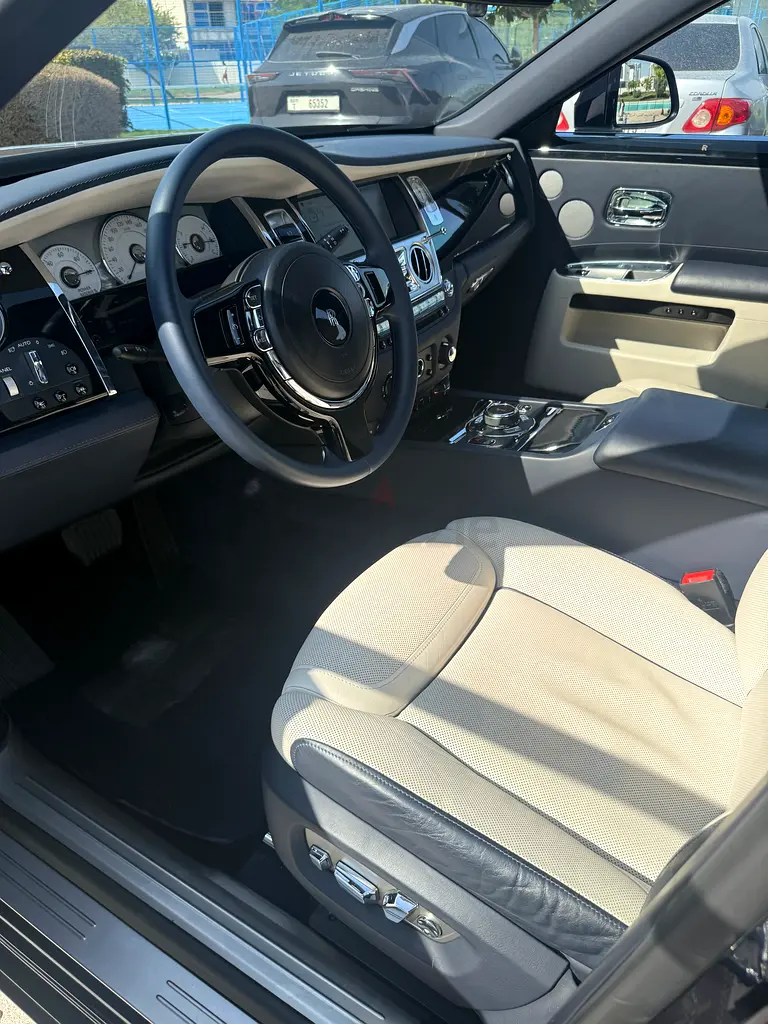 Rolls Royce Ghost GCC Low KM - Image 18