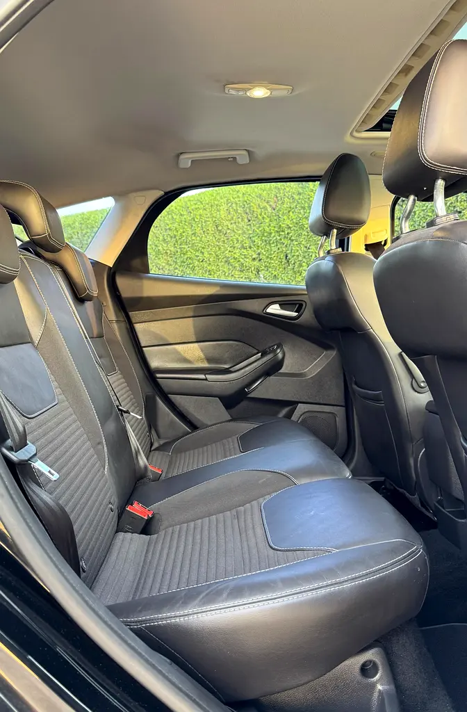 Ford Focus 2016 Model GCC Spec Full Options Single Owner Used Car For Sale - Image 13