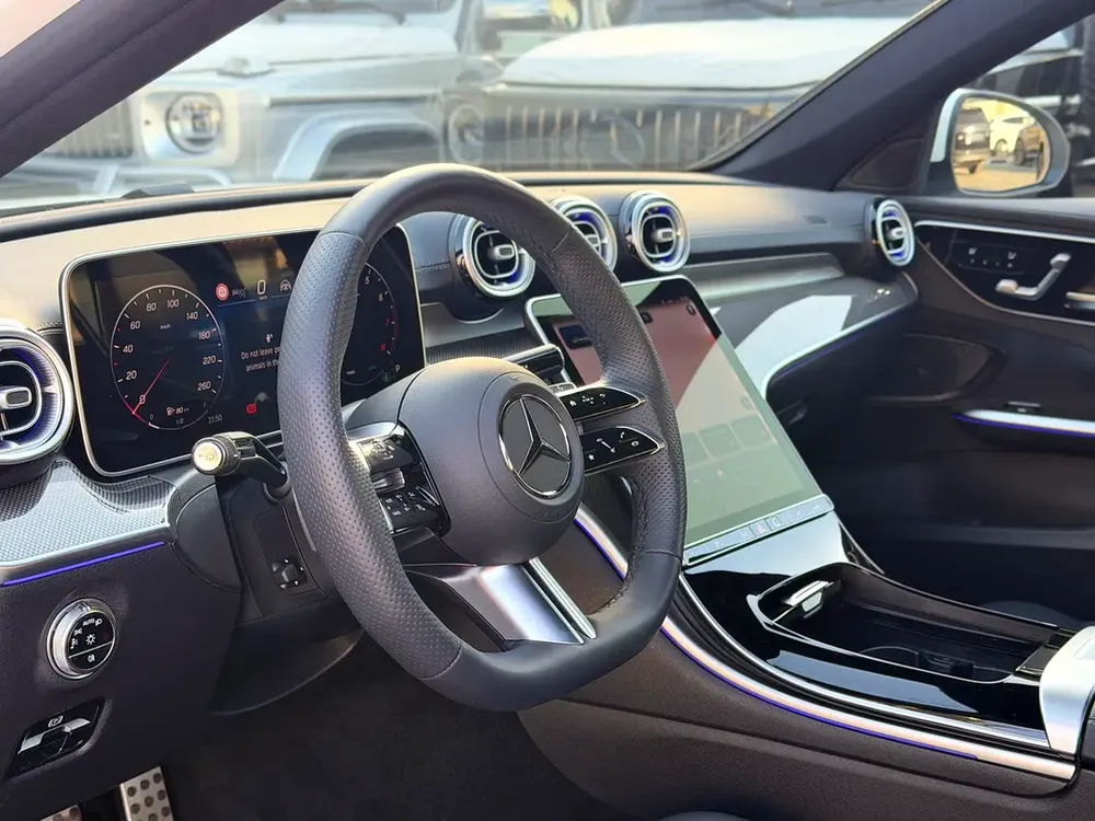 MERCEDES C200 AMG - MODEL 2025 - NO ACCIDENT OR PAINT - 1,000 KM - Image 6