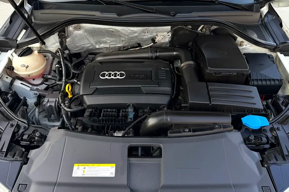 Audi Q3 2016 35TSFI S-Line | 2.0L - 4 Cylinder | 2 Keys | Full Agency Service History | GCC Spec - Image 18