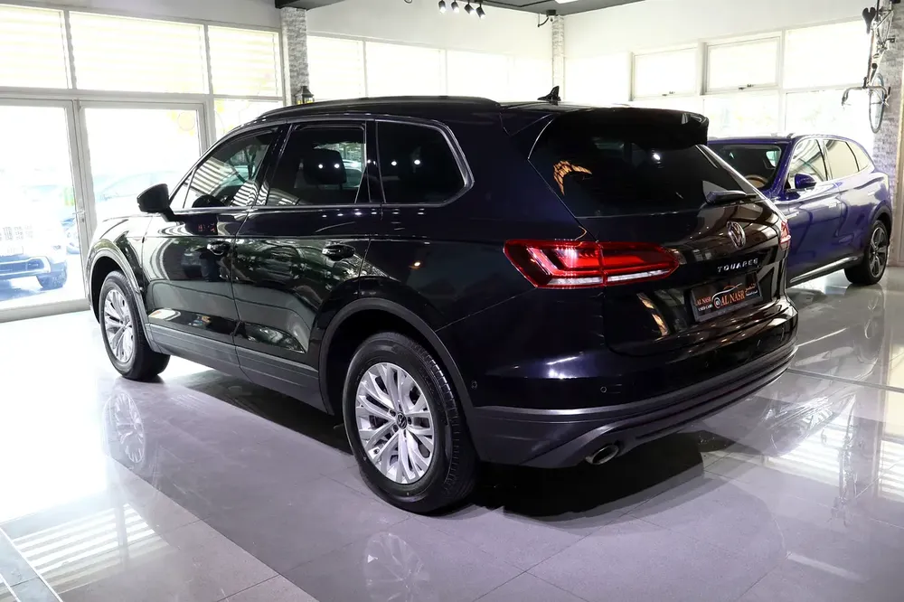 Original Paint . GCC Specs . Full Service History - Image 4
