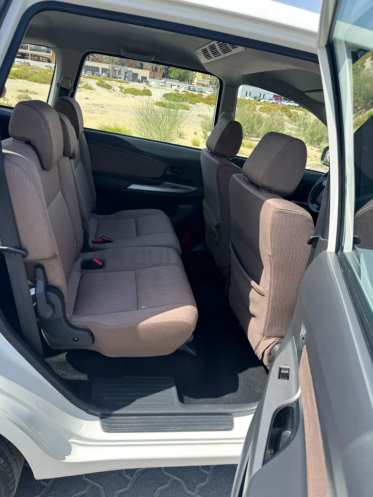 Avanza 2016 SE family Car GCC MID Opt - Image 12