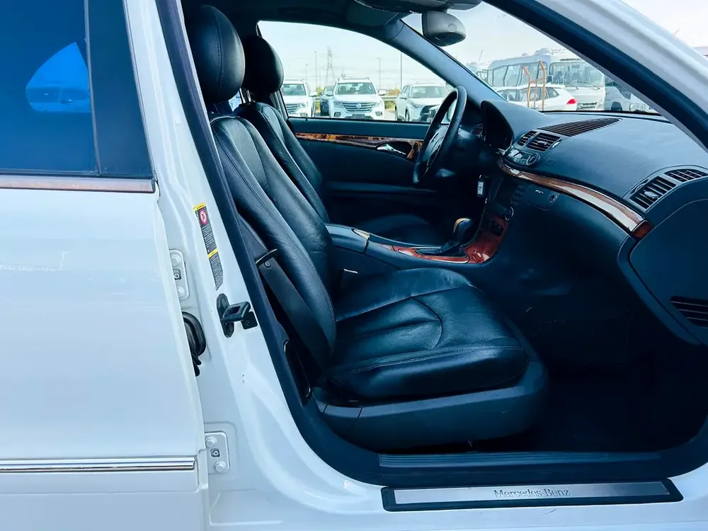 BENZ E240 | 2002 | CLEAN CAR FRESH JAPAN IMPORT - Image 11