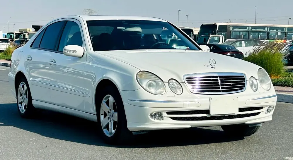 BENZ E240 | 2002 | CLEAN CAR FRESH JAPAN IMPORT - Image 4