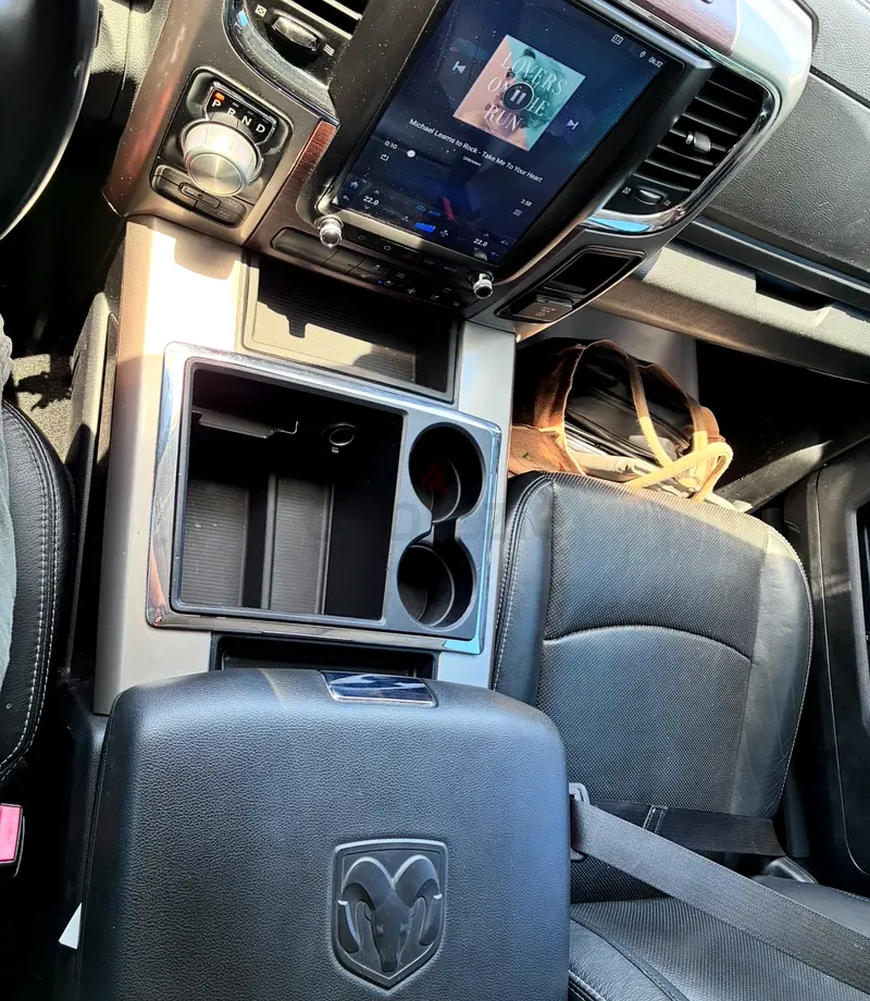 Dodge Ram Laramie Black Edition | Full Custom Build | Show Truck Condition | GCC | No Accidents - Image 10