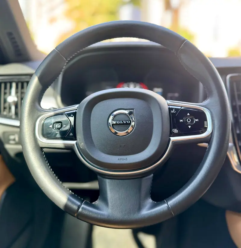 Volvo S90 Momentum 2018 | GCC Specs | Low Mileage - Image 11