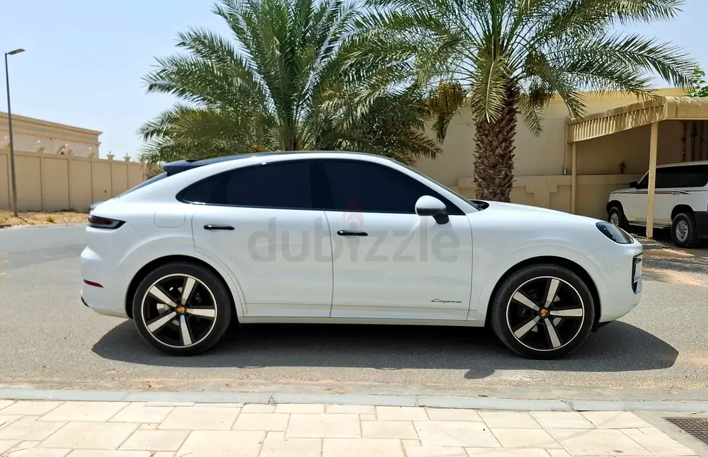 AED 5698/month | 2024 Porsche Cayenne  | GCC Specs | Ref#461201 - Image 4