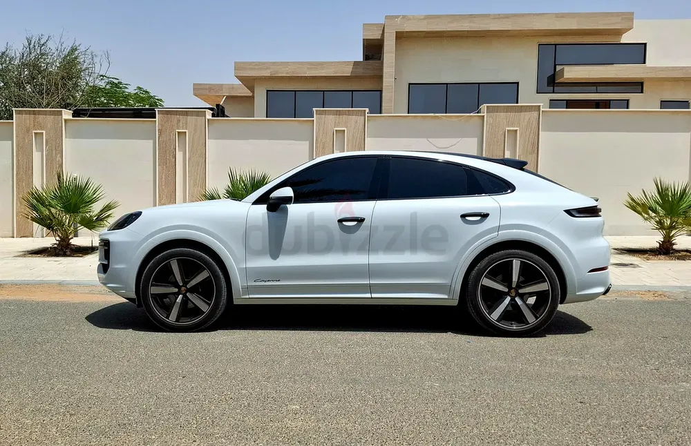 AED 5698/month | 2024 Porsche Cayenne  | GCC Specs | Ref#461201 - Image 5