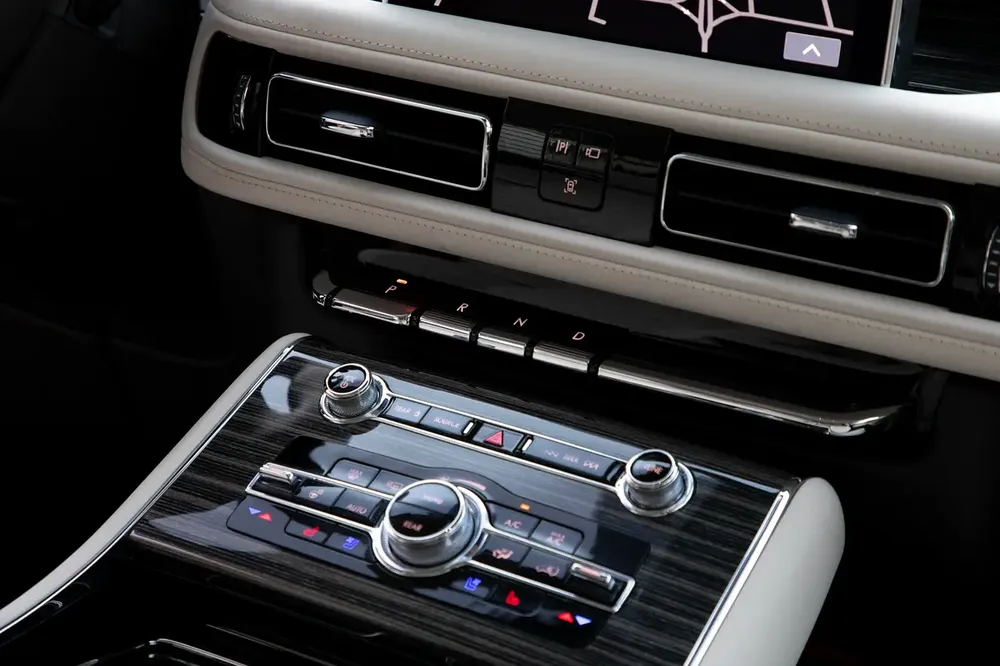 4,798 P.M |  Aviator Presidential | 0% Downpayment | WARRANTY 2029! - Image 10