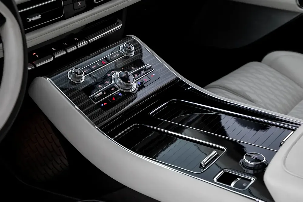 4,798 P.M |  Aviator Presidential | 0% Downpayment | WARRANTY 2029! - Image 11