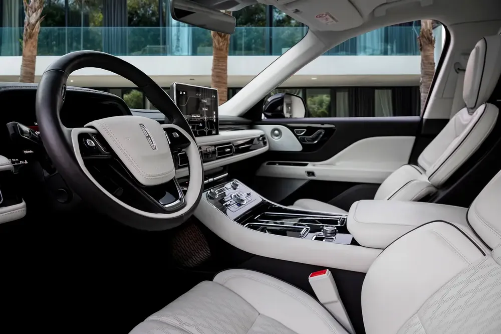 4,798 P.M |  Aviator Presidential | 0% Downpayment | WARRANTY 2029! - Image 9