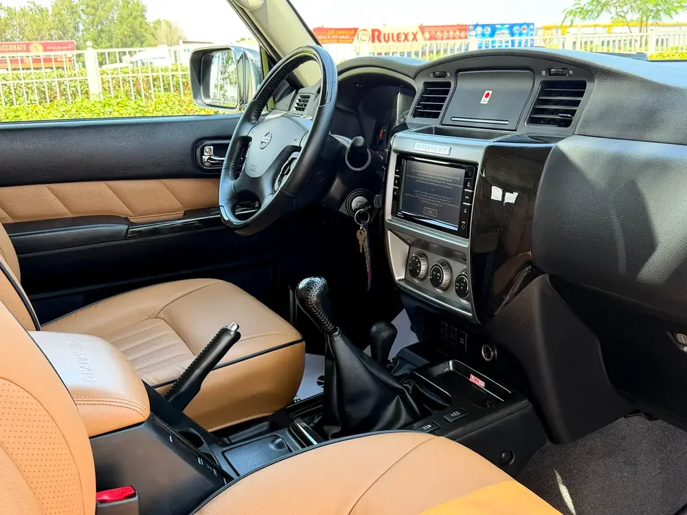 Nissan Patrol Safari Super Safari 2021 - GCC Specs - Perfect Condition - Image 10