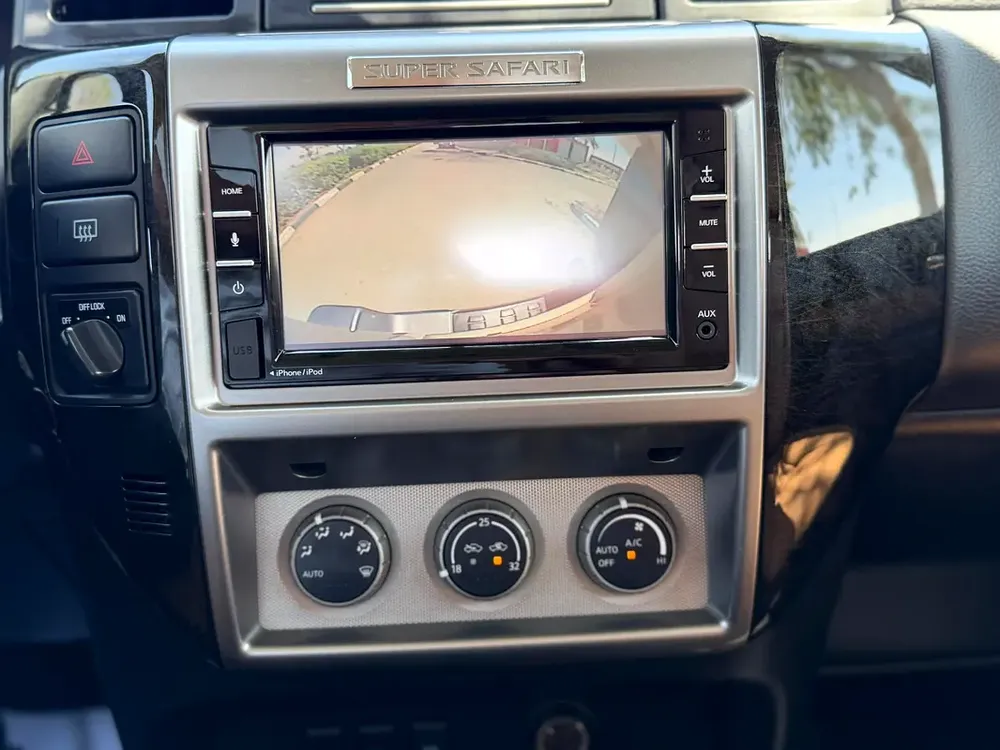 Nissan Patrol Safari Super Safari 2021 - GCC Specs - Perfect Condition - Image 16