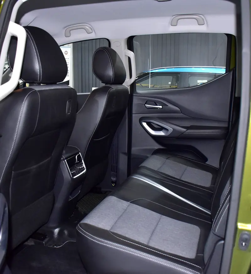 AED 1,081 EMi for 5Yrs | Peugeot Landtrek 4WD ( 2023 Model ) in Green Color GCC Specs - Image 15